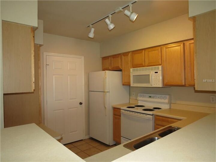 Property Photo:  1040 Villagio Circle 201  FL 34237 