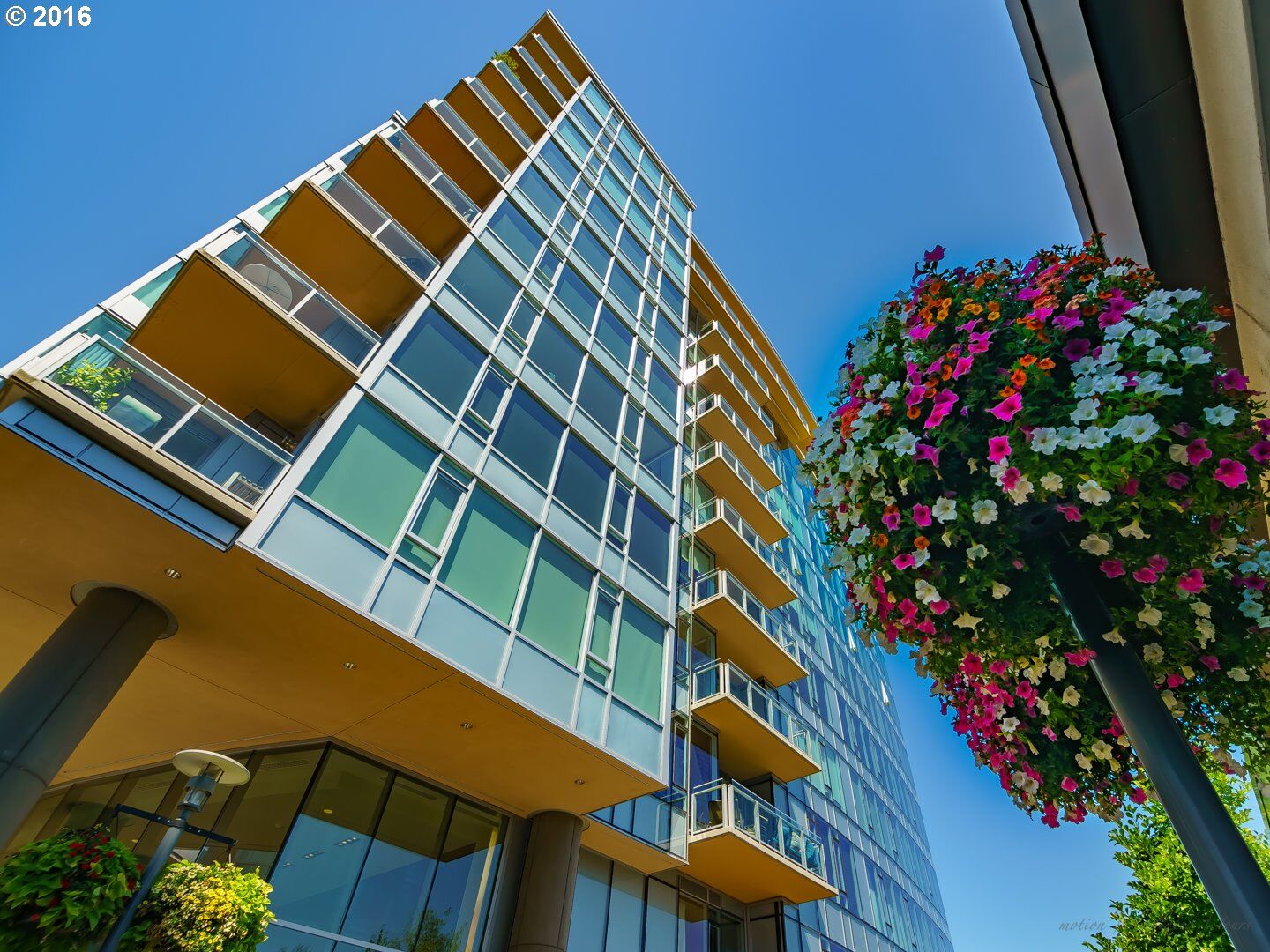 Property Photo: 1920 SW River Dr E601 OR 97201