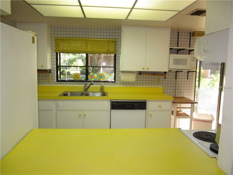 Property Photo: 6106 Willow Oak Circle FL 34209