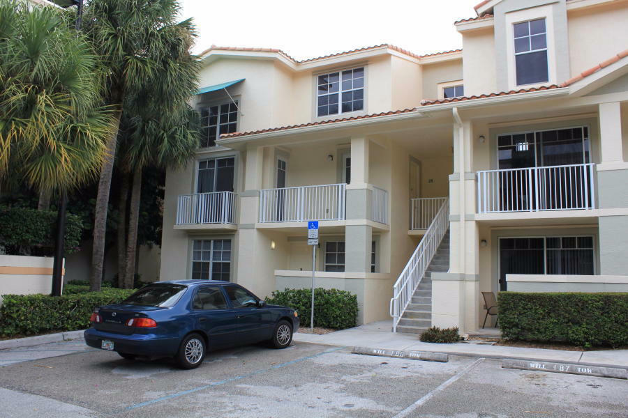 Property Photo:  1136 Town Center Drive 15  FL 33458 