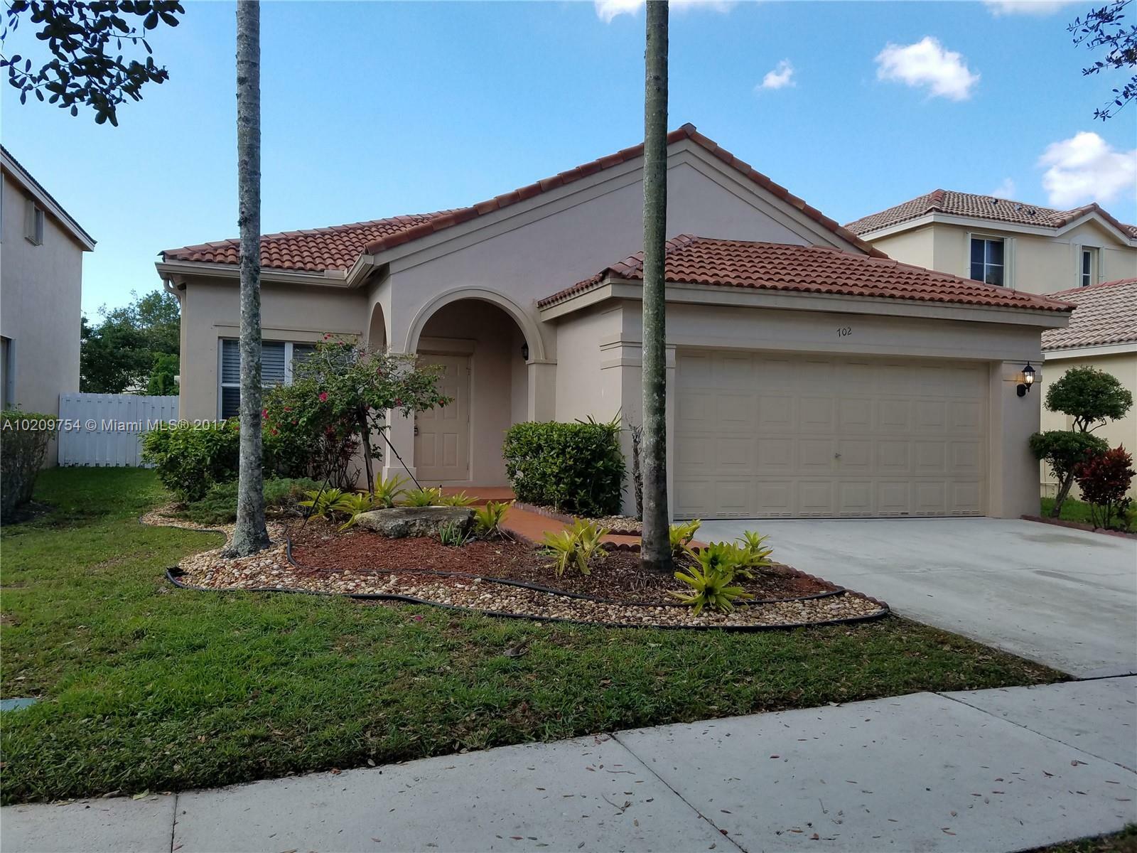 Property Photo:  702 Willow Bend Rd  FL 33327 