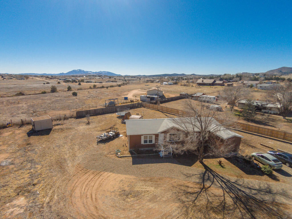 Property Photo: 2355 W Road 4 AZ 86323