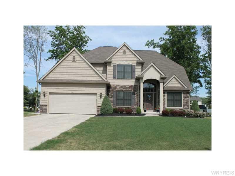 Property Photo: 131 Hazelwood Lane NY 14072