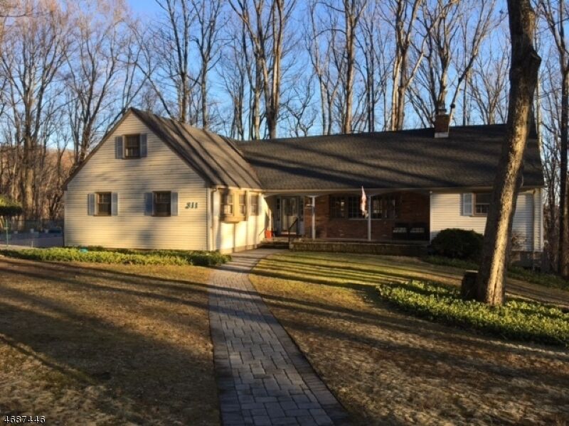 Property Photo:  311 Fairview Ave  NJ 07853 