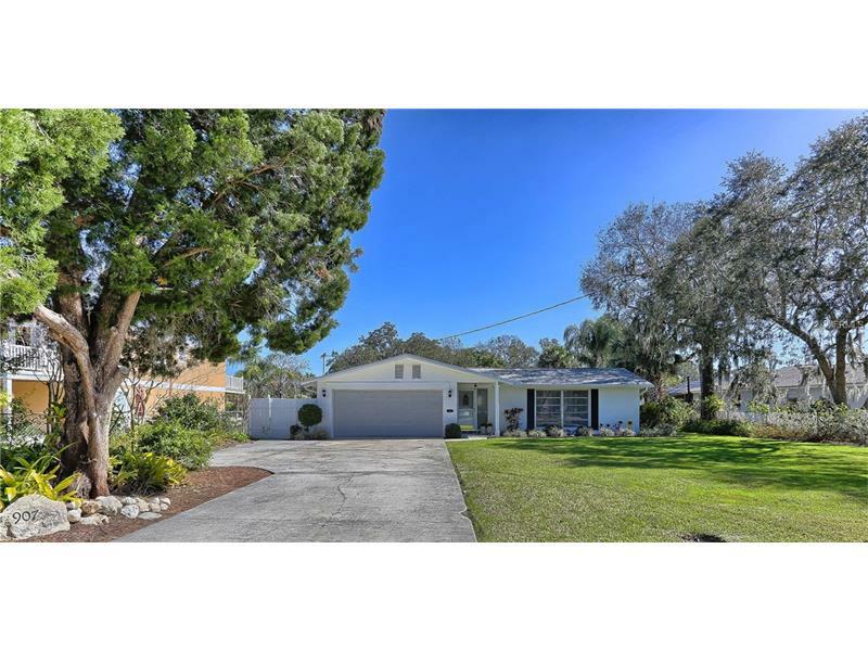 Property Photo:  907 S Florida Avenue  FL 34689 