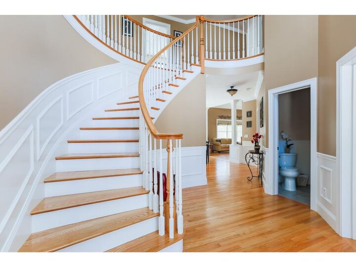 Property Photo:  68 Northland Road  NH 03087 