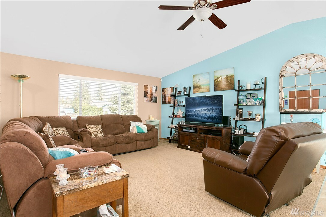 Property Photo:  22206 Cedarview Dr E  WA 98391 