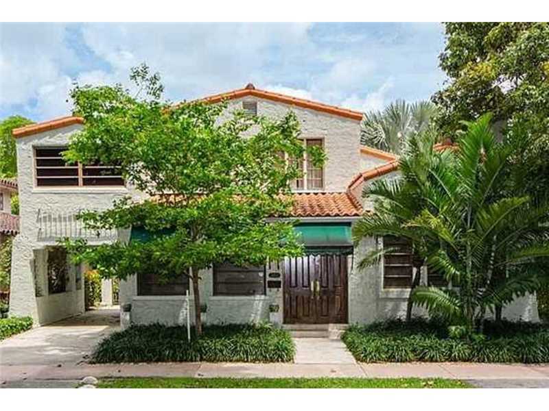 Property Photo: 427 Alhambra Cir FL 33134