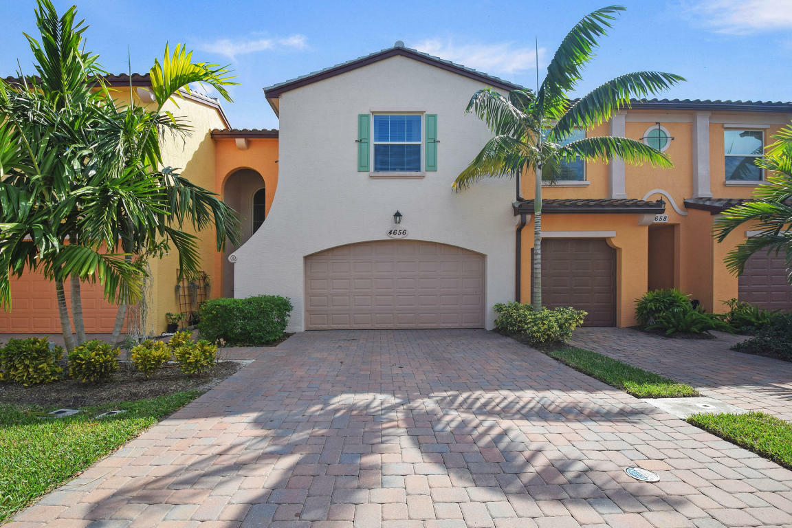 Property Photo:  4656 Mediterranean Circle  FL 33418 