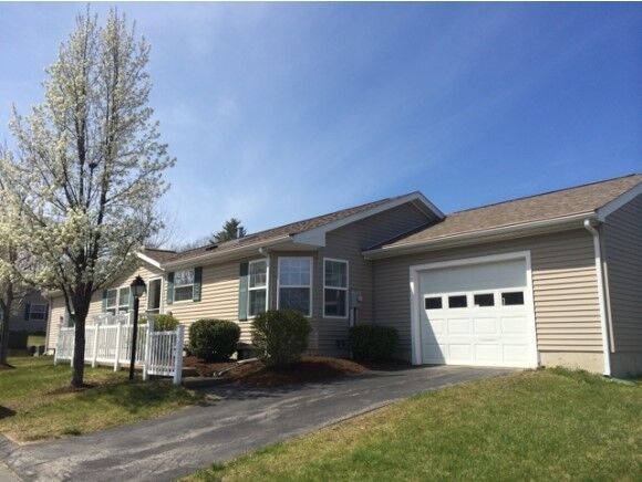 Property Photo: 223 Ledgewood Way NH 03109