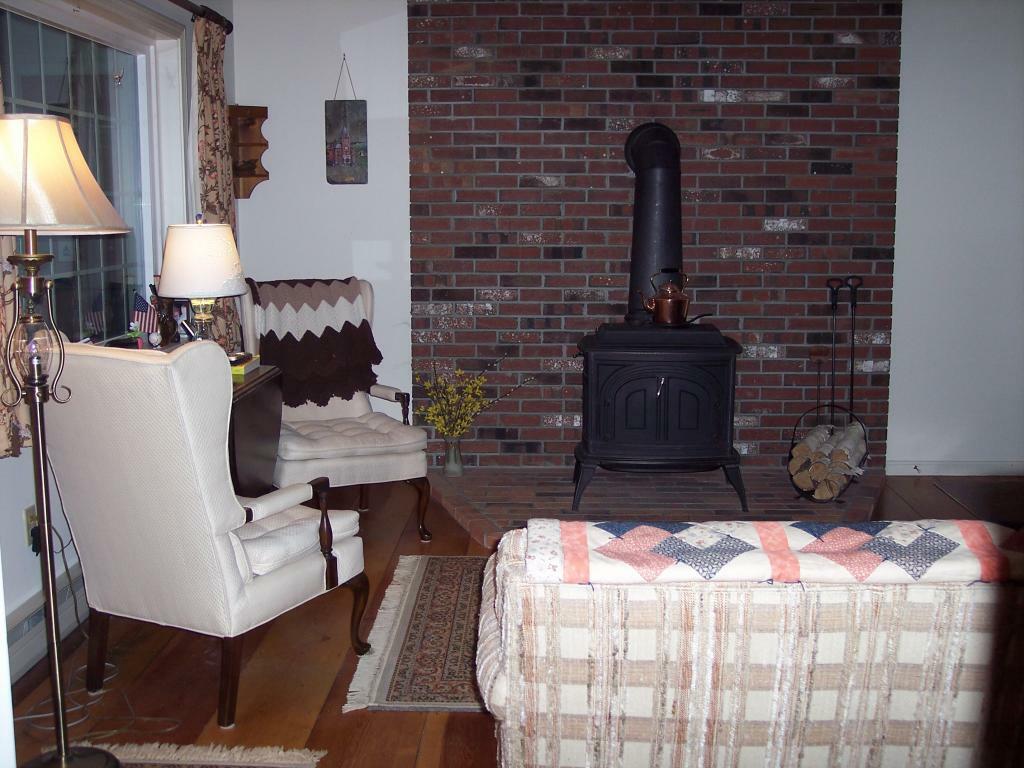 Property Photo:  292 Amesbury Road  NH 03229 