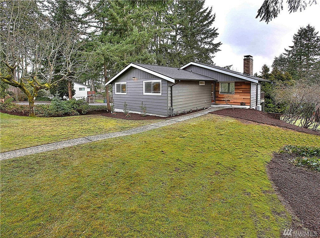 Property Photo:  1301 Buena Vista Ave  WA 98466 