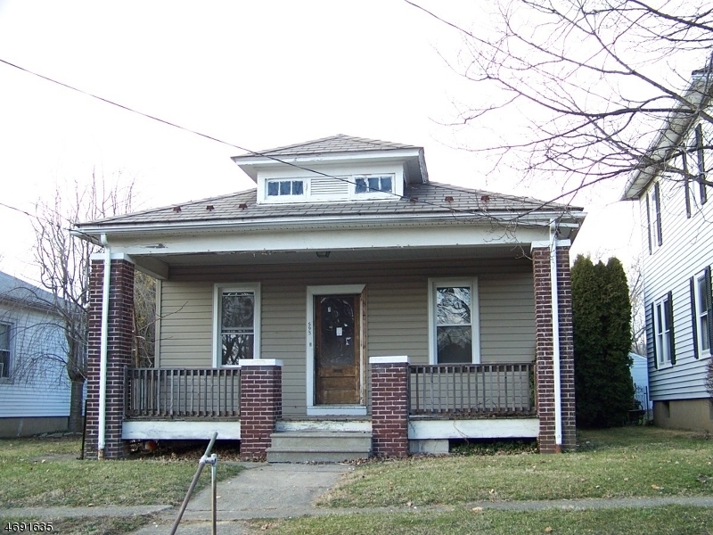 Property Photo:  593 Belvidere Rd  NJ 08865 