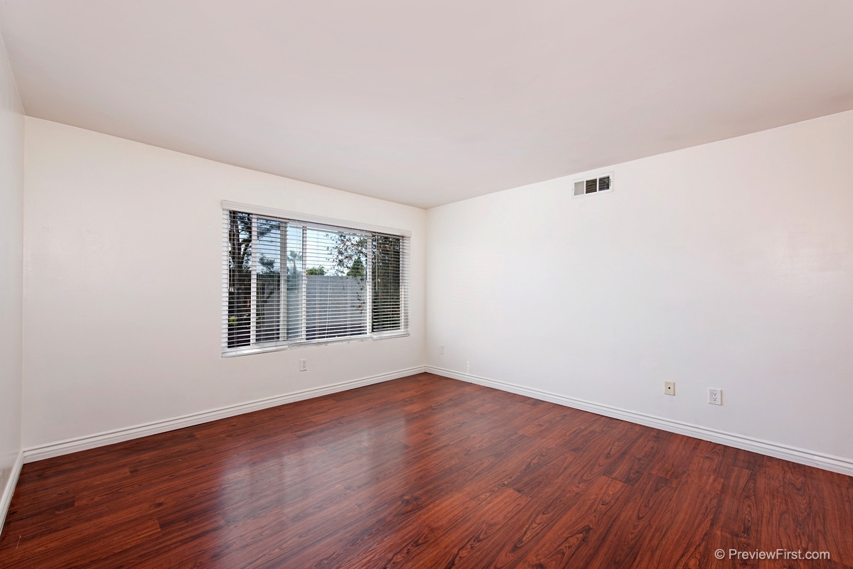 Property Photo:  1386 E Madison 20  CA 92021 