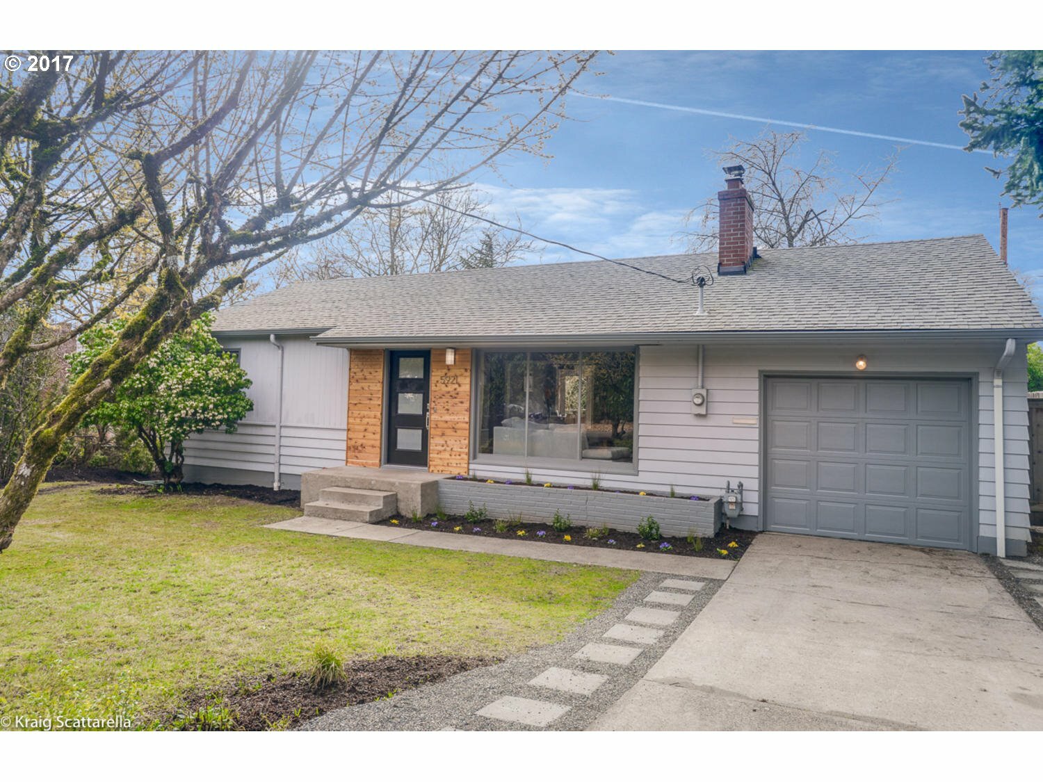 Property Photo: 5921 SW 45th Ave OR 97221