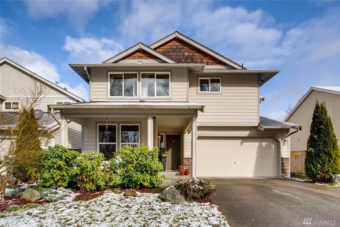 Property Photo:  200 Rhubarb St SW  WA 98047 