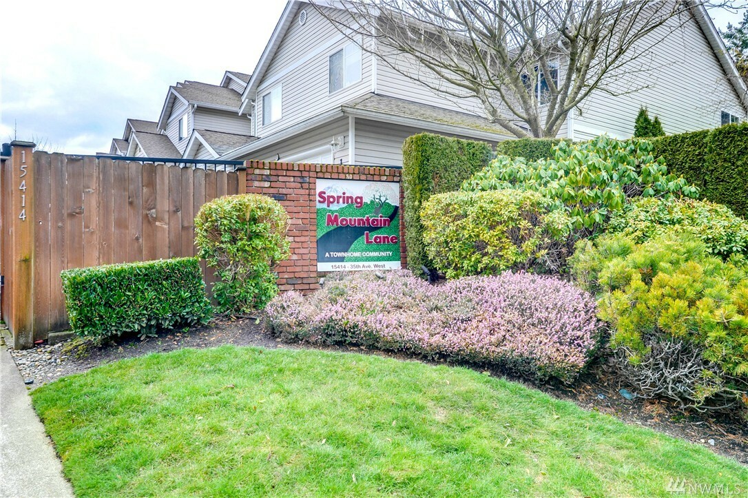 Property Photo: 15414 35th Ave W 16 WA 98087