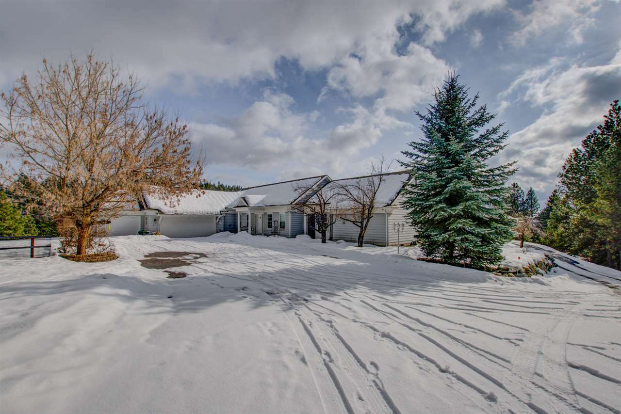 Property Photo: 8513 N Harvard Rd WA 99025-9458
