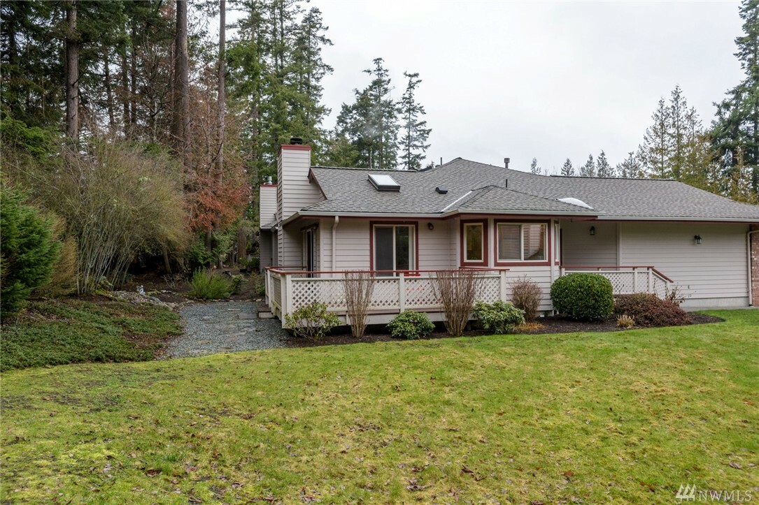 Property Photo:  2107 Creekside Cir  WA 98221 