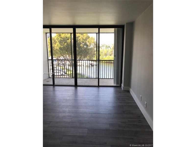 Property Photo: 3401 N Country Club Dr 303 FL 33180