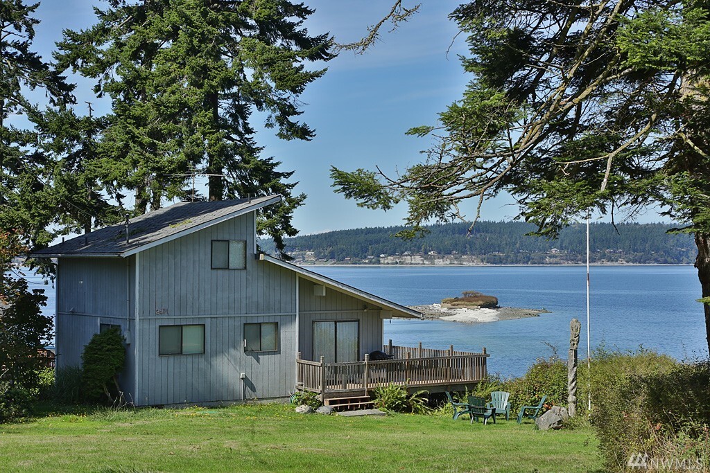 Property Photo: 2971 Saratoga Rd WA 98260