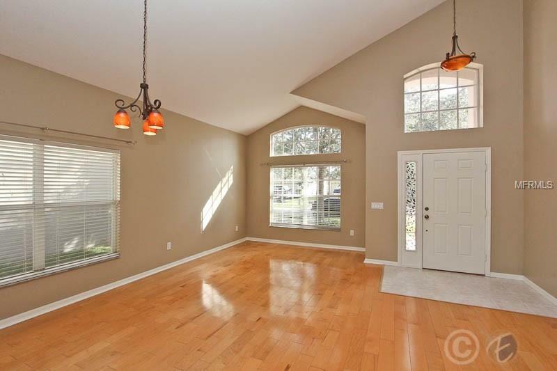 Property Photo: 16904 Hawkridge Road FL 33547
