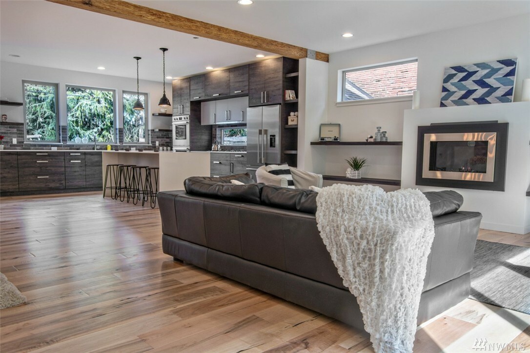 Property Photo: 6302 50th Ave SW WA 98136