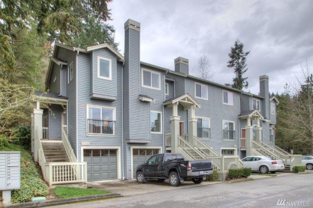 Property Photo:  9307  176th Place NE 1  WA 98052 