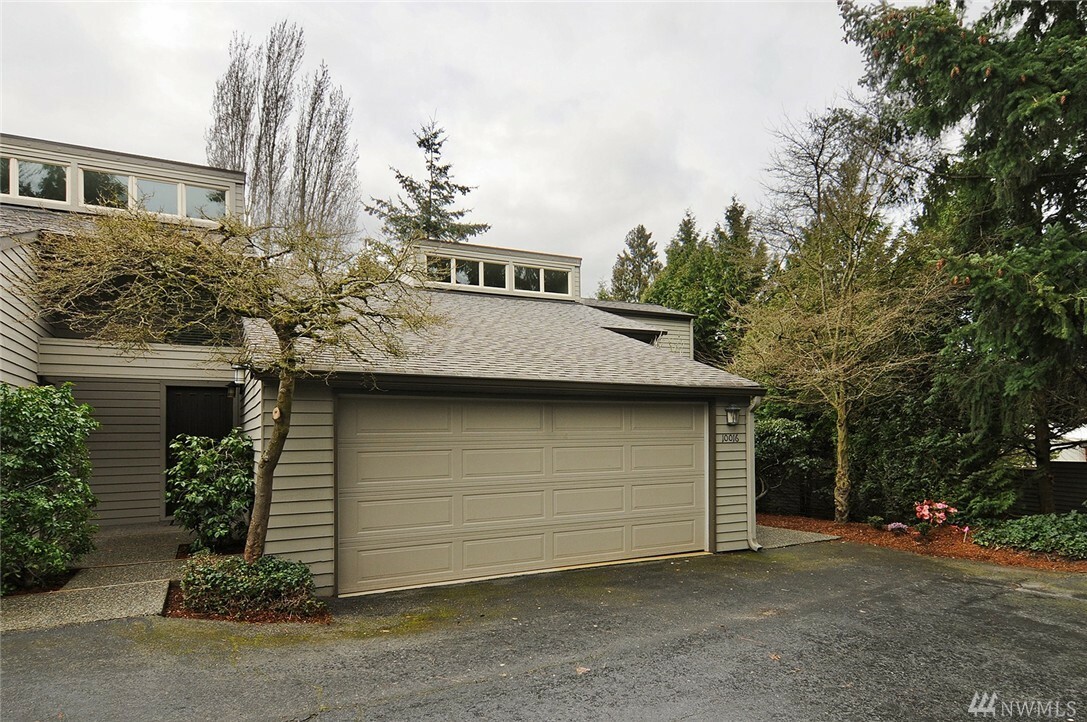 Property Photo:  10016 NE 115th Lane C-4  WA 98033 