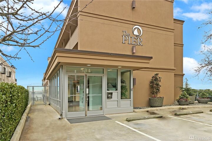 Property Photo:  334 Lakeside Ave S 306  WA 98144 