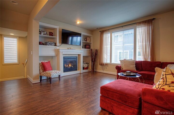 Property Photo:  105 Maple St  WA 98466 