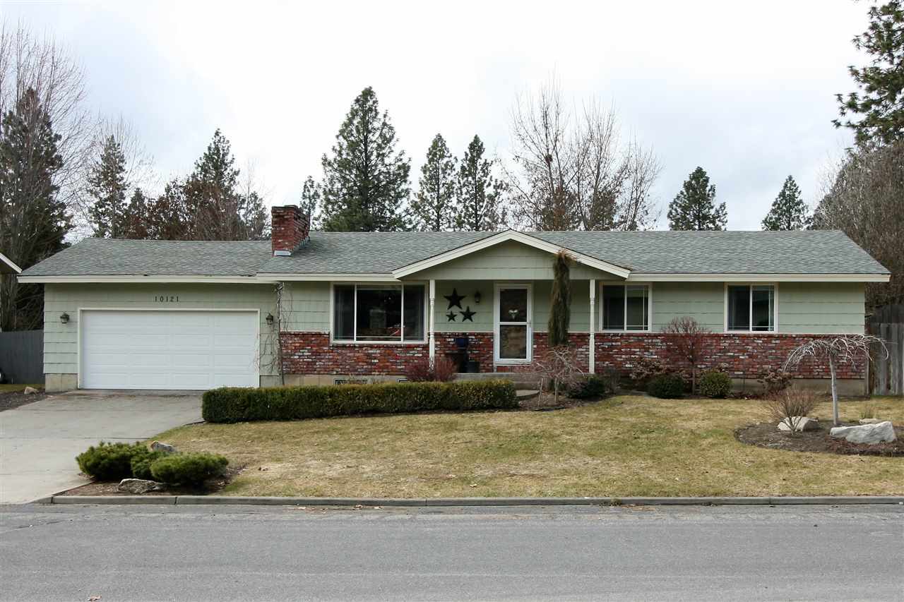 Property Photo: 10121 N Woodridge Dr WA 99208-9498