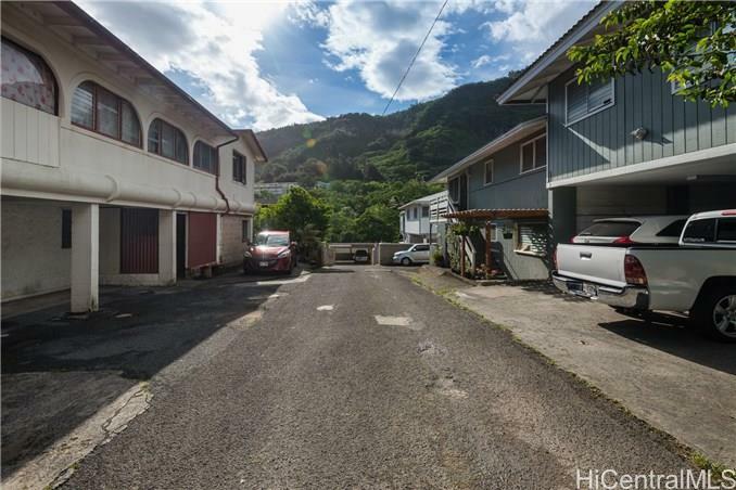 Property Photo:  2820 Kalihi Street C  HI 96819 