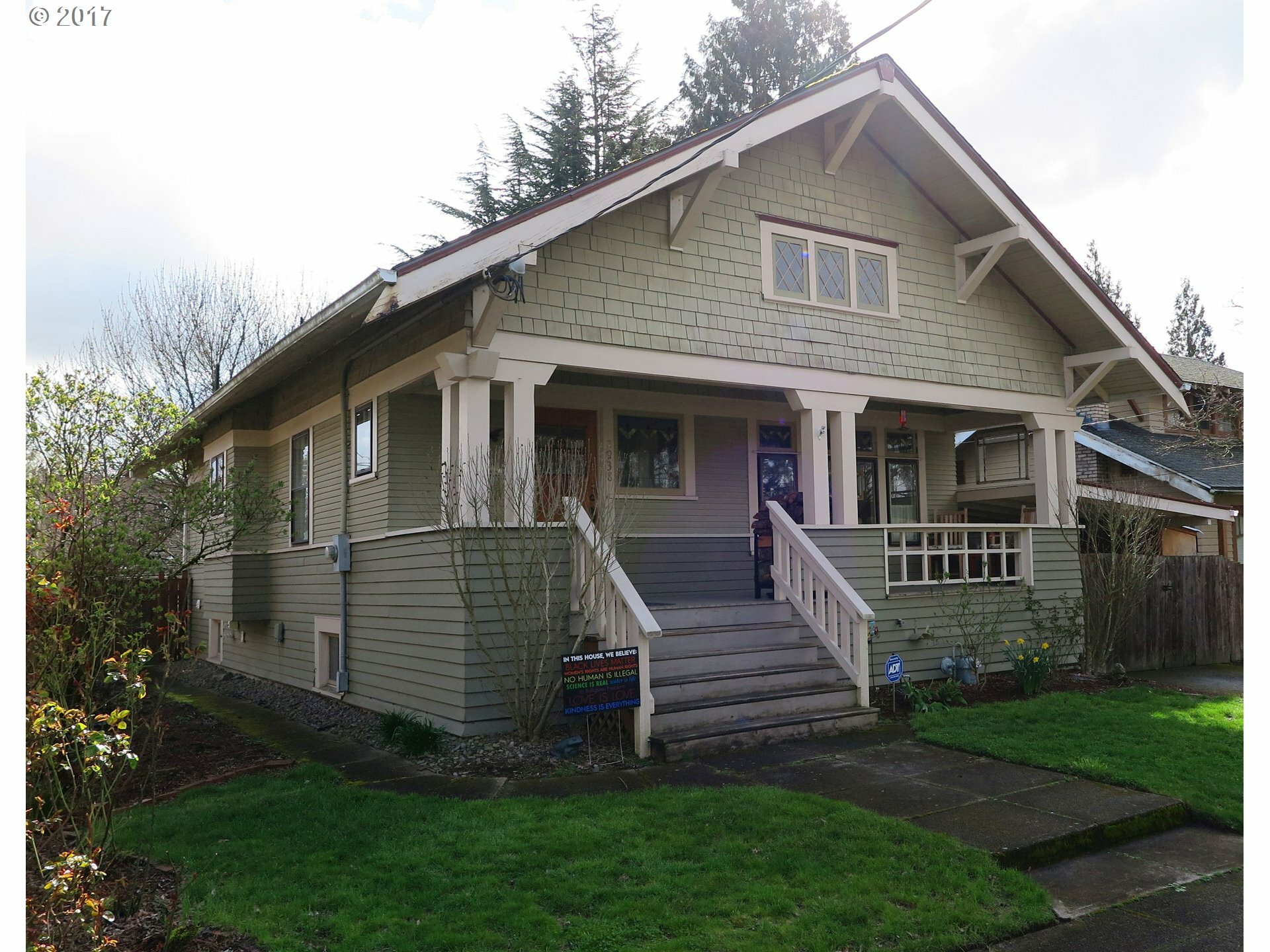 Property Photo:  2938 NE 64th Ave  OR 97213 