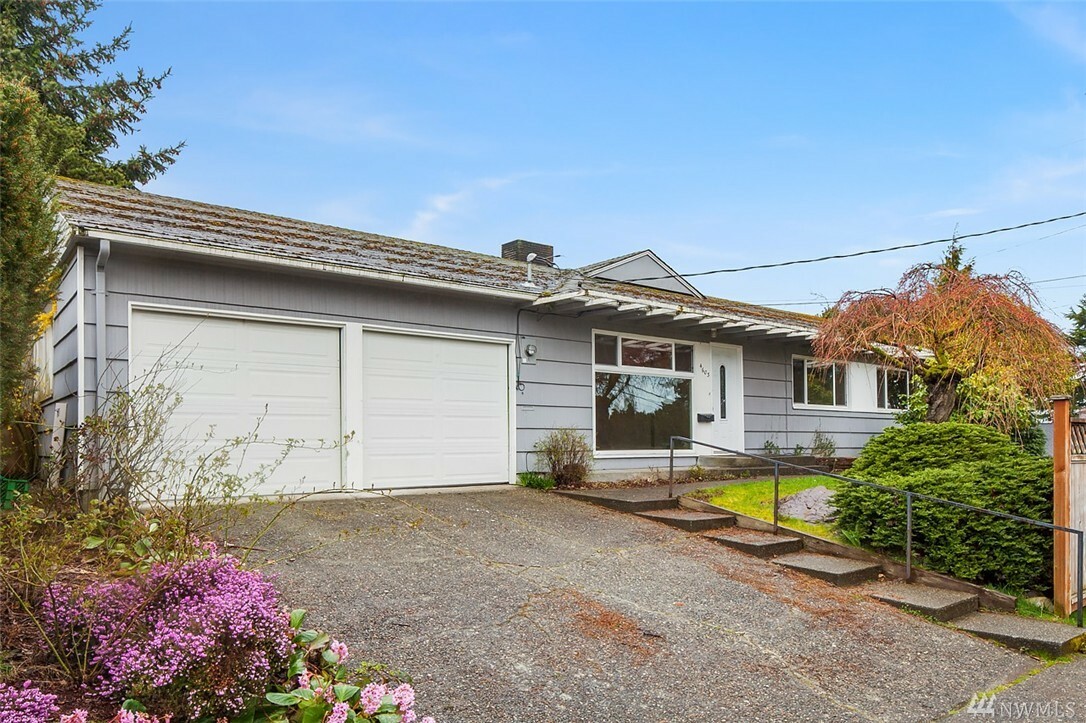 Property Photo: 4603 NE 75th St WA 98115