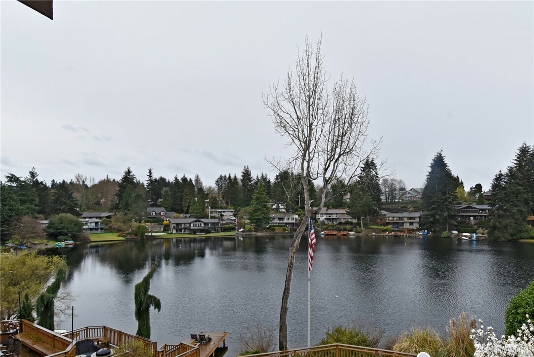 Property Photo:  19461 1st Place SW  WA 98166 