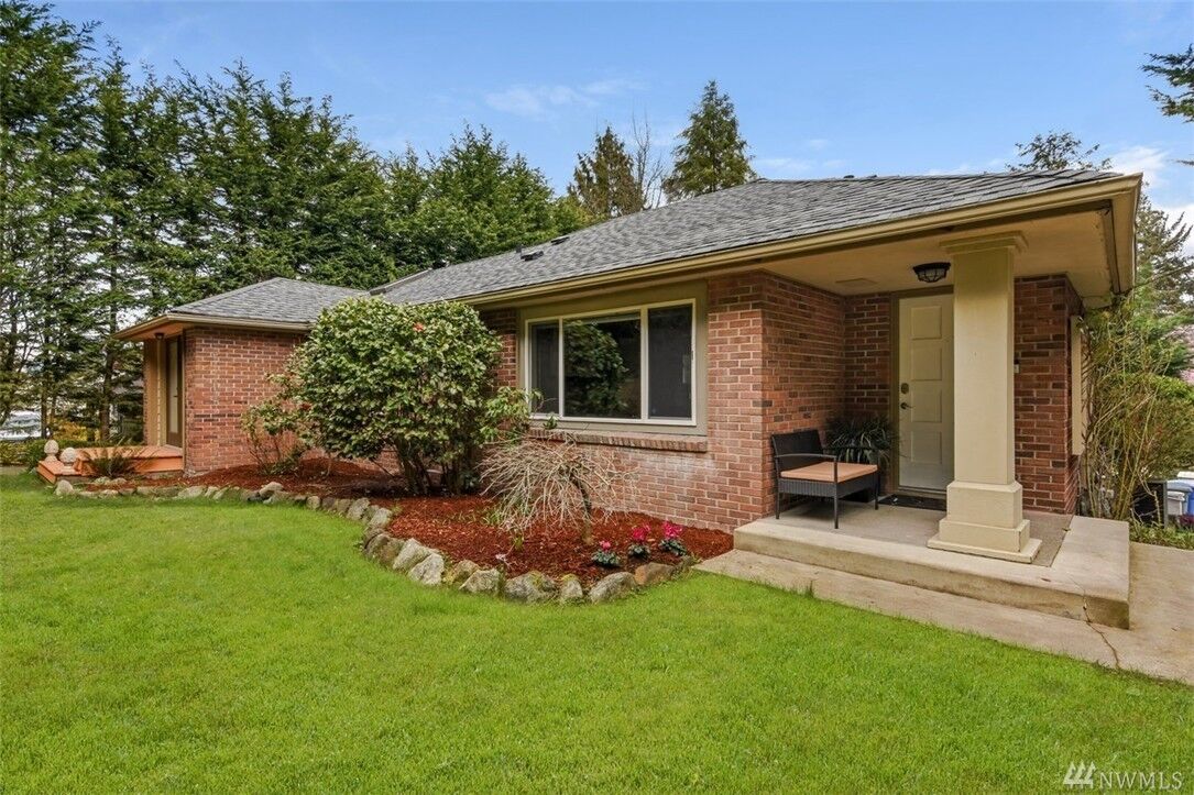 Property Photo:  1330 104th Ave SE  WA 98004 