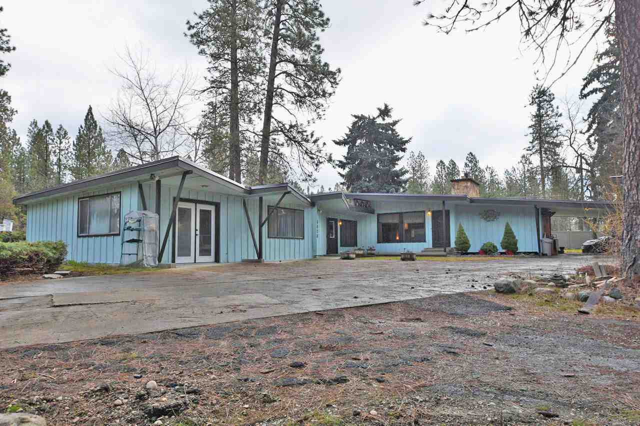 Property Photo:  8820 N Seven Mile Rd  WA 99026 