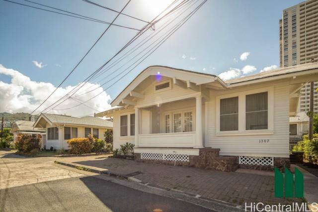 1307 Waiau Place  Honolulu HI 96814 photo