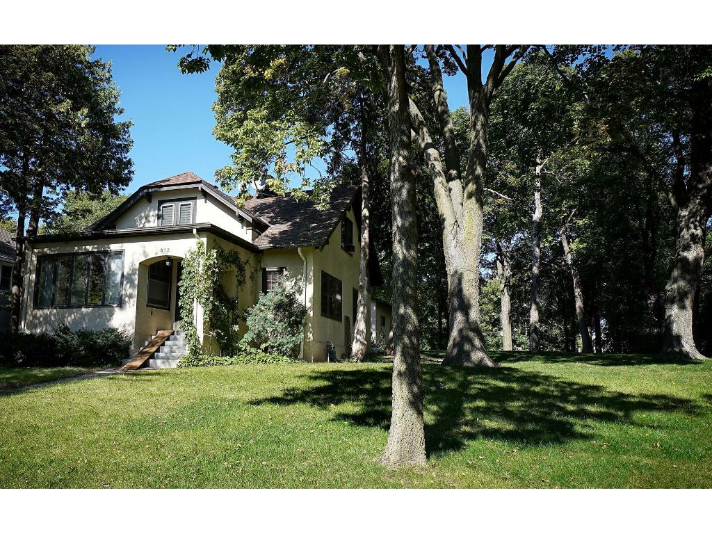 Property Photo:  
