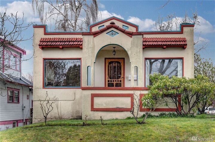 Property Photo:  100 NW 74th St  WA 98117 