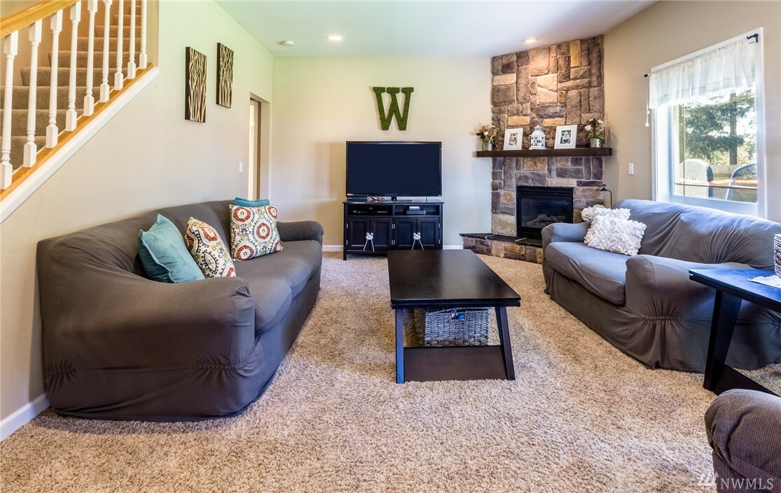 Property Photo: 1425 Pine St WA 98264