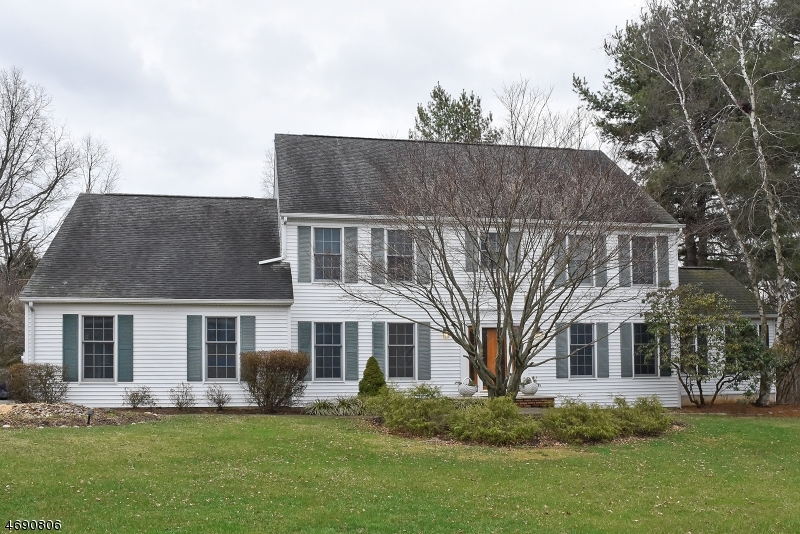 Property Photo:  109 Orion Way  NJ 08853 