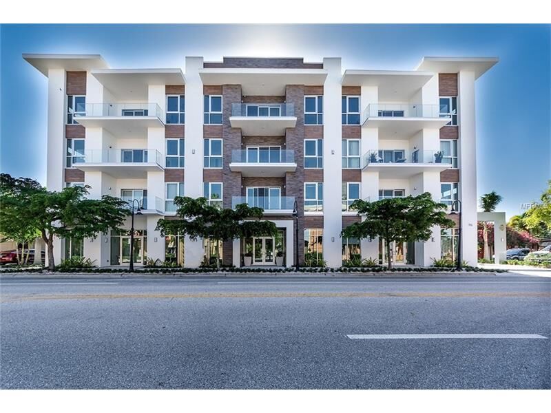 Property Photo: 635 S Orange Avenue 204 FL 34236