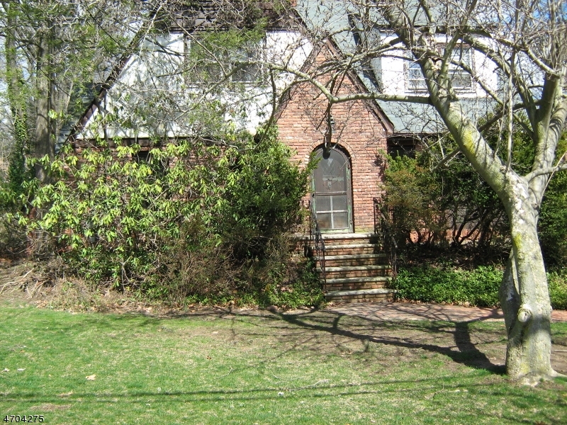 Property Photo:  27 Bowers Rd  NJ 07006 