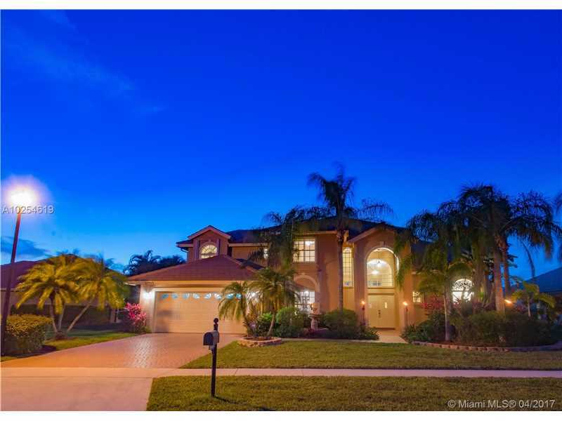 Property Photo: 22313 Vista Lago Dr FL 33428