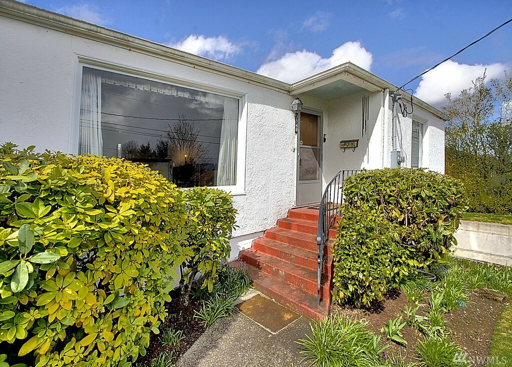 Property Photo:  3848 E B St  WA 98404 