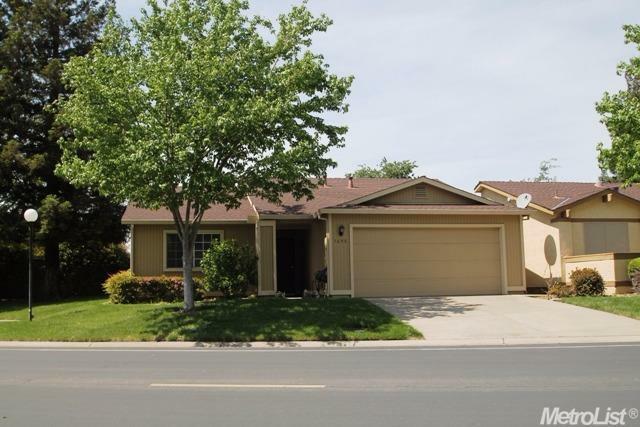 Property Photo:  7698 Suncountry Lane  CA 95828 