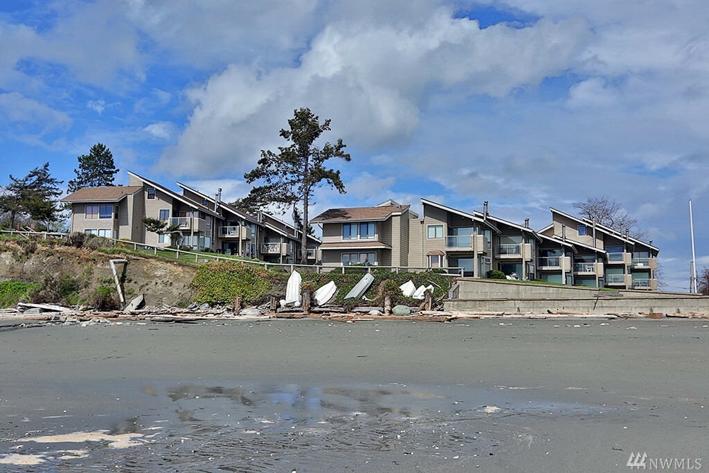 Property Photo: 816 Old Beach Rd 302 WA 98249