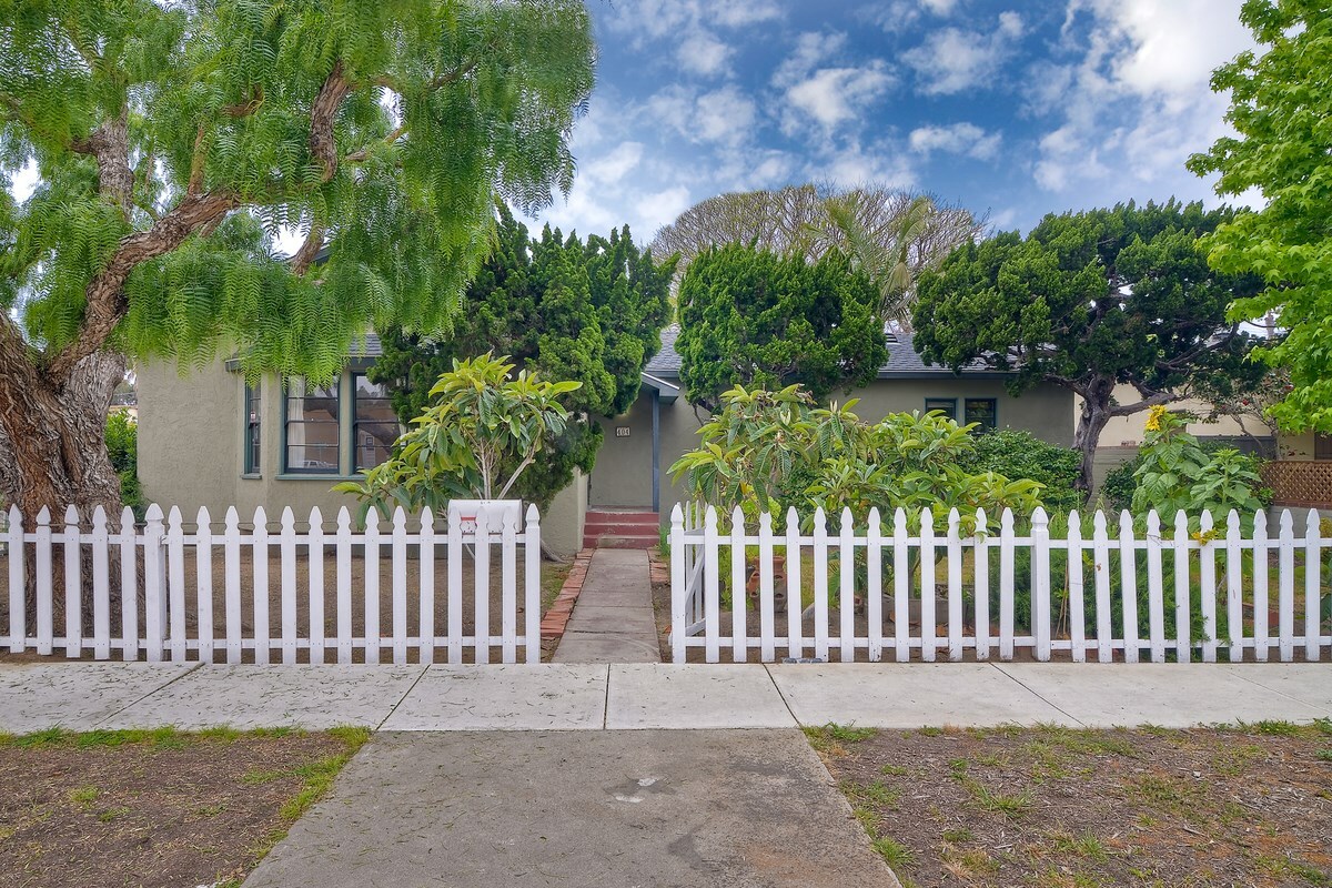 Property Photo:  404 La Veta Ave. 404A  CA 92024 